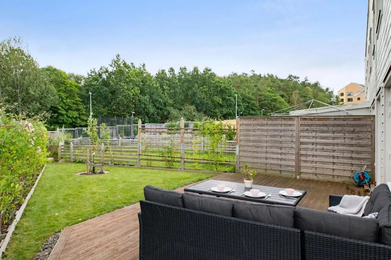 Semesterbostad Large Family Home In Gothenburg With Garden