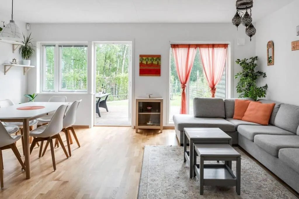 Large Family Home In Gothenburg With Garden 0*,